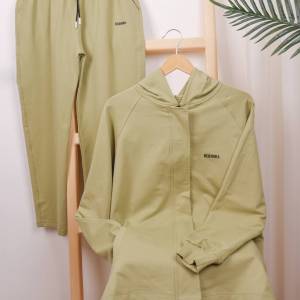 ست سویشرت و شلوار باران