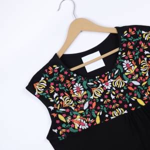 تاپ مشکی گلدار