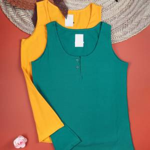 تاپ یقه دکمه دار ساده